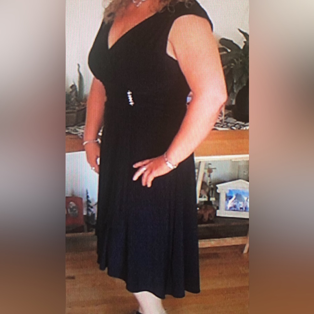 “Scarlett” Black Dress Size 16 (Jewelry NOT included)